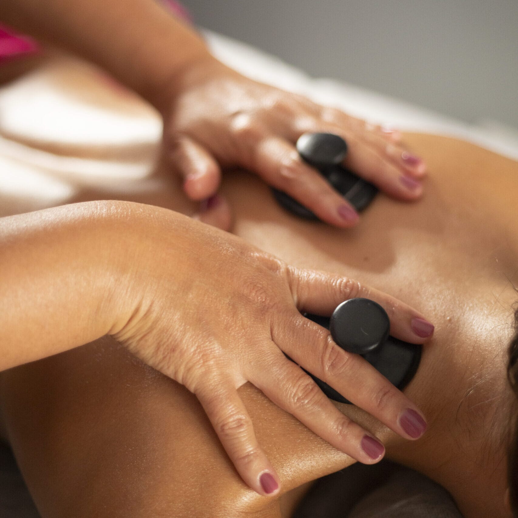 massaggio petra - hot stone