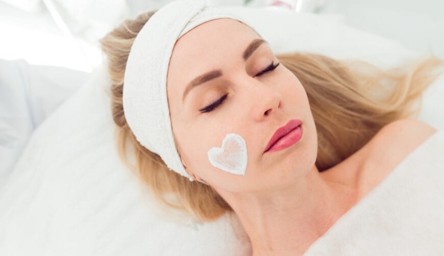 skincare routine viso